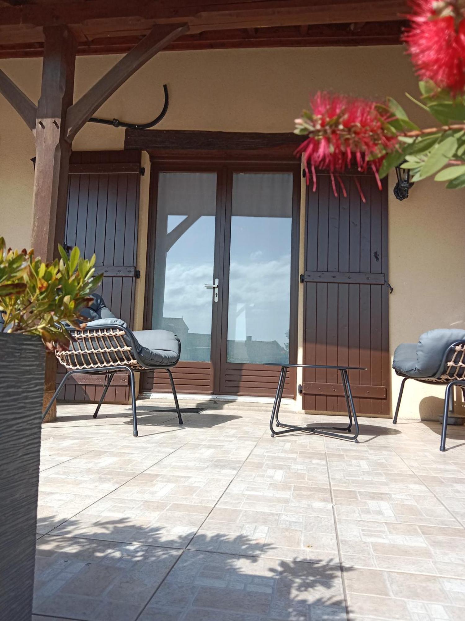 Chateau  L Olivier De St Leger B&B 외부 사진